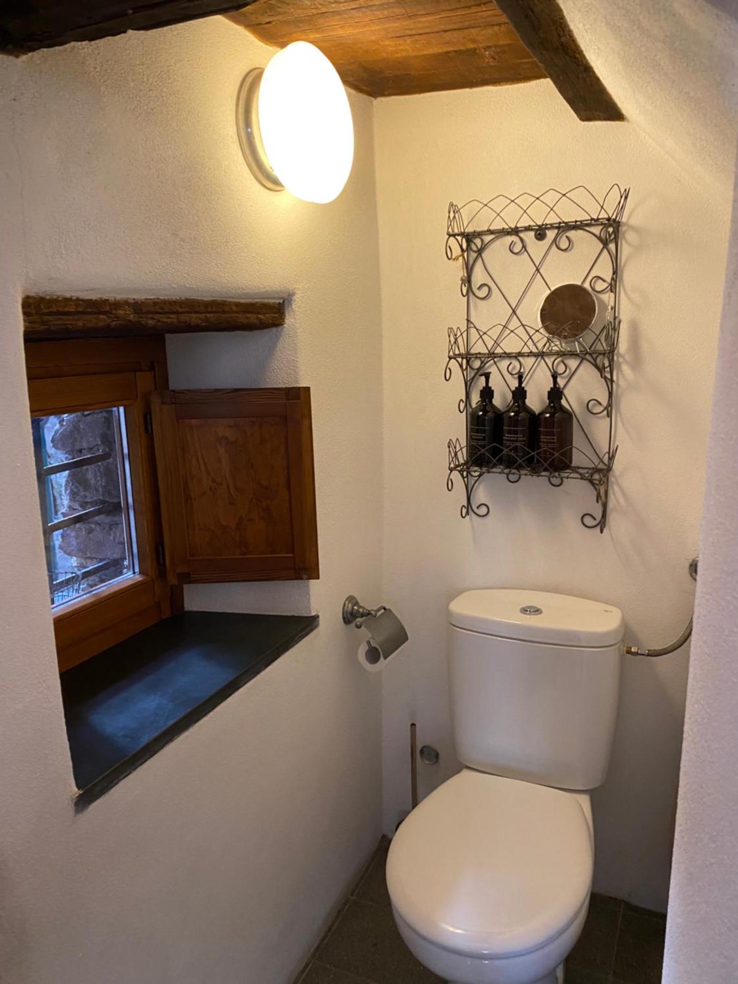 Iconic Italian Townhouse W Rooftop Terrace & Mountain View, Pigna Extérieur photo
