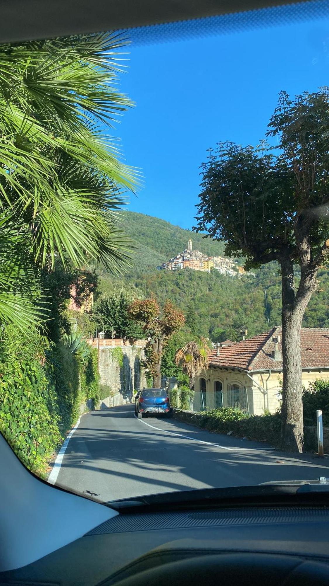 Iconic Italian Townhouse W Rooftop Terrace & Mountain View, Pigna Extérieur photo