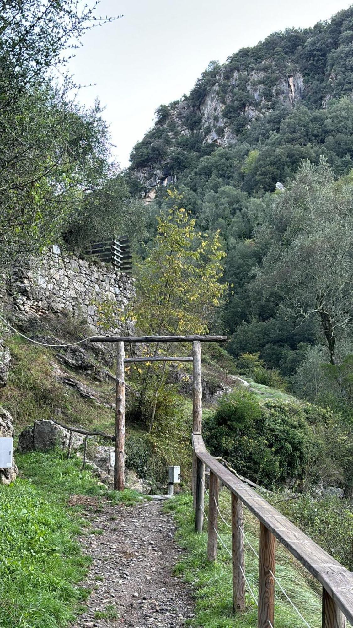 Iconic Italian Townhouse W Rooftop Terrace & Mountain View, Pigna Extérieur photo